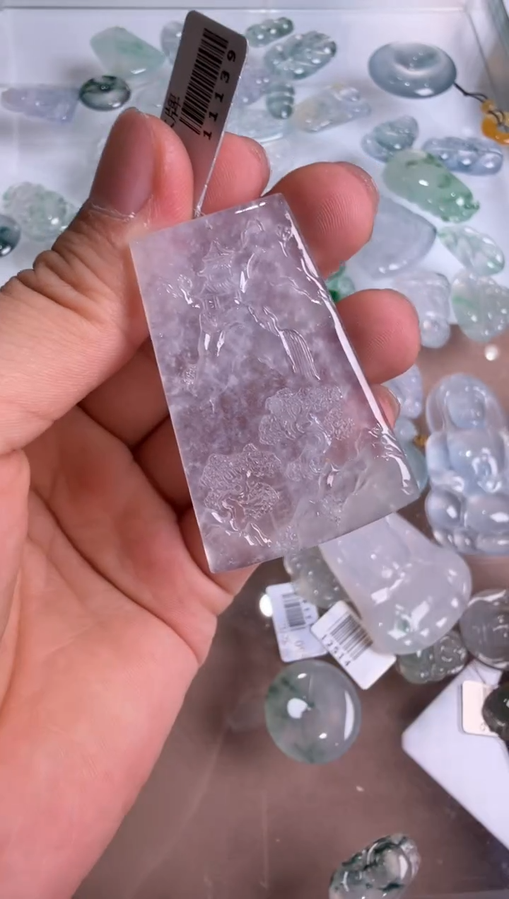 【闪购商品】翡翠吊坠(不含链)未镶嵌··