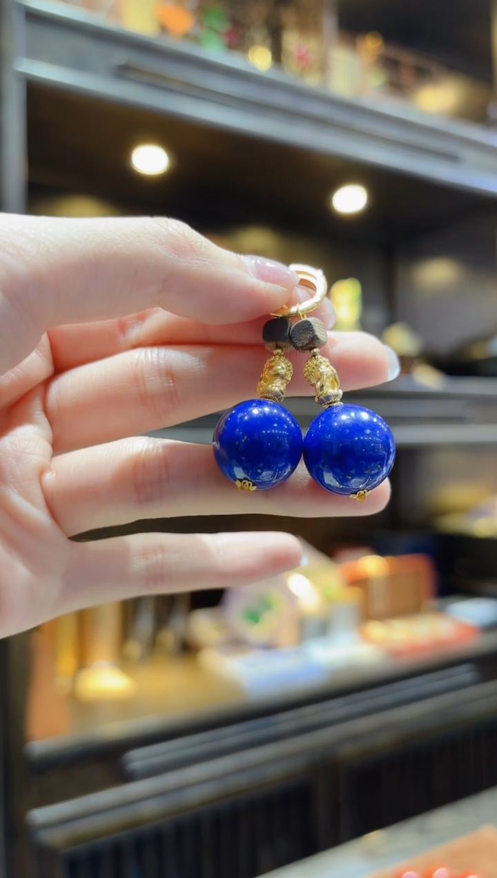 【闪购商品】青金石手串18K金镶嵌佛公青金石耳扣耳饰