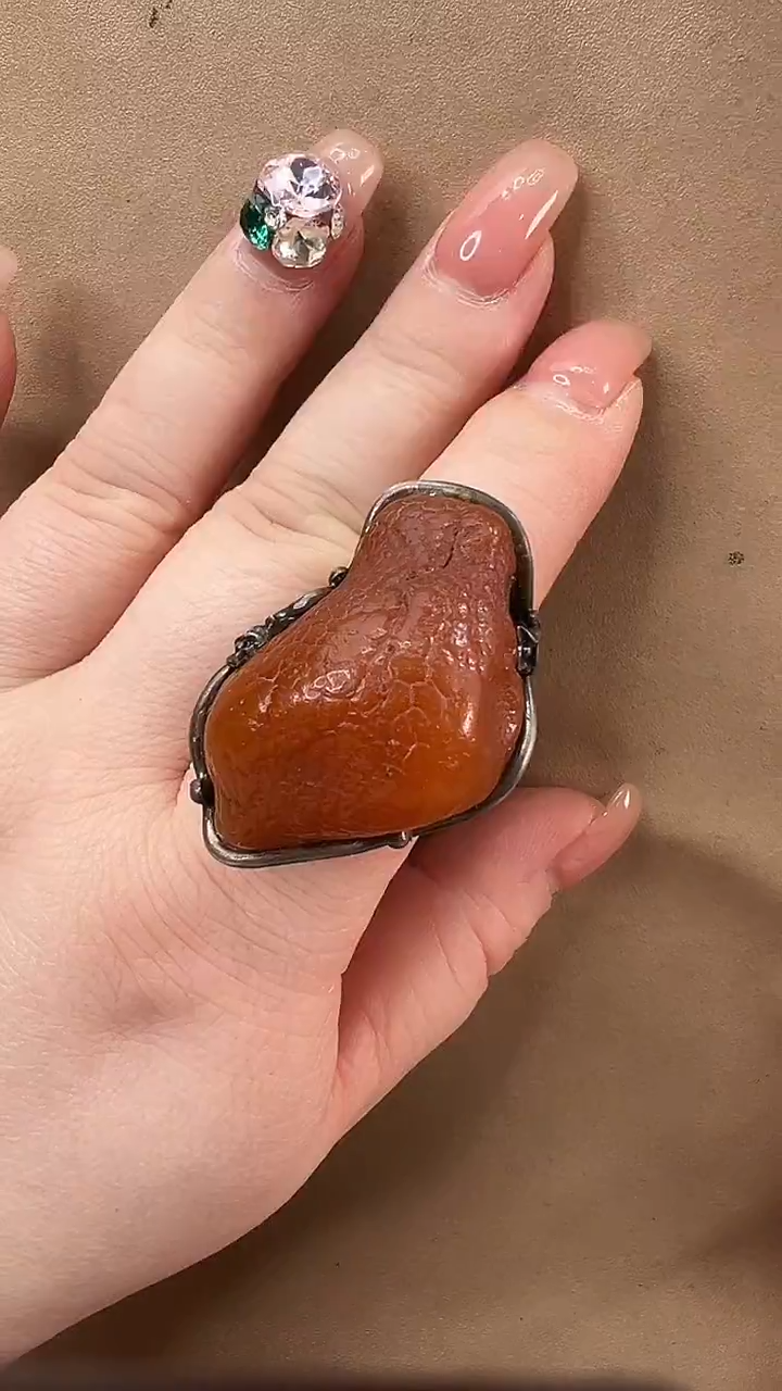 琥珀颈饰未镶嵌戒指