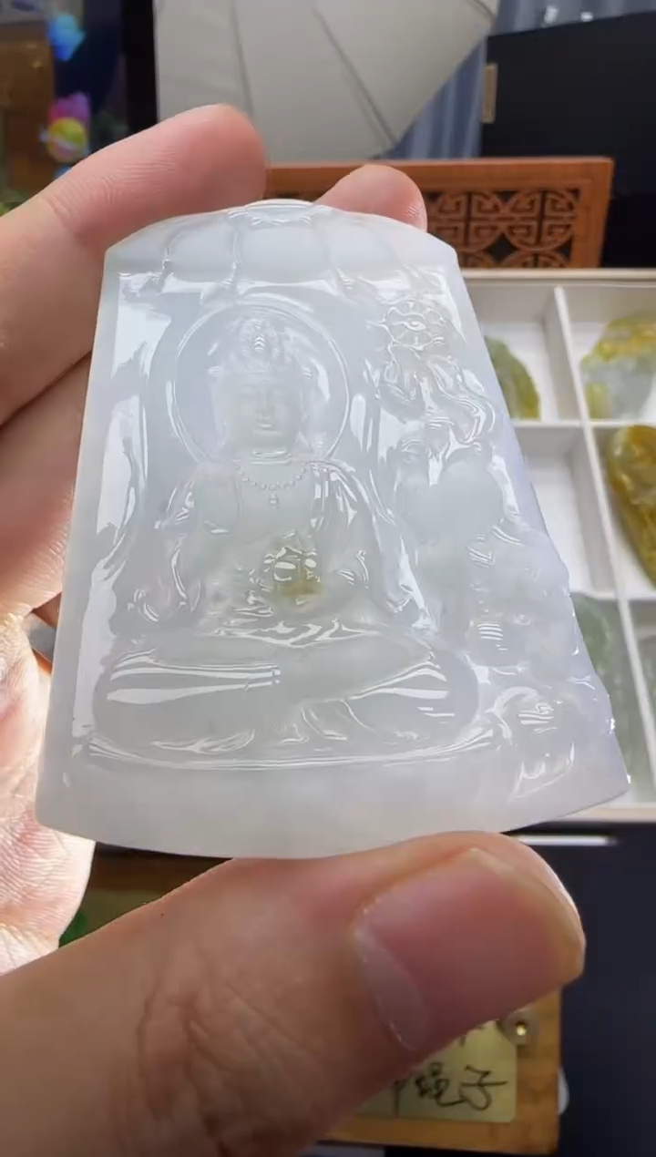 翡翠挂件未镶嵌A货翡翠多样性孤品