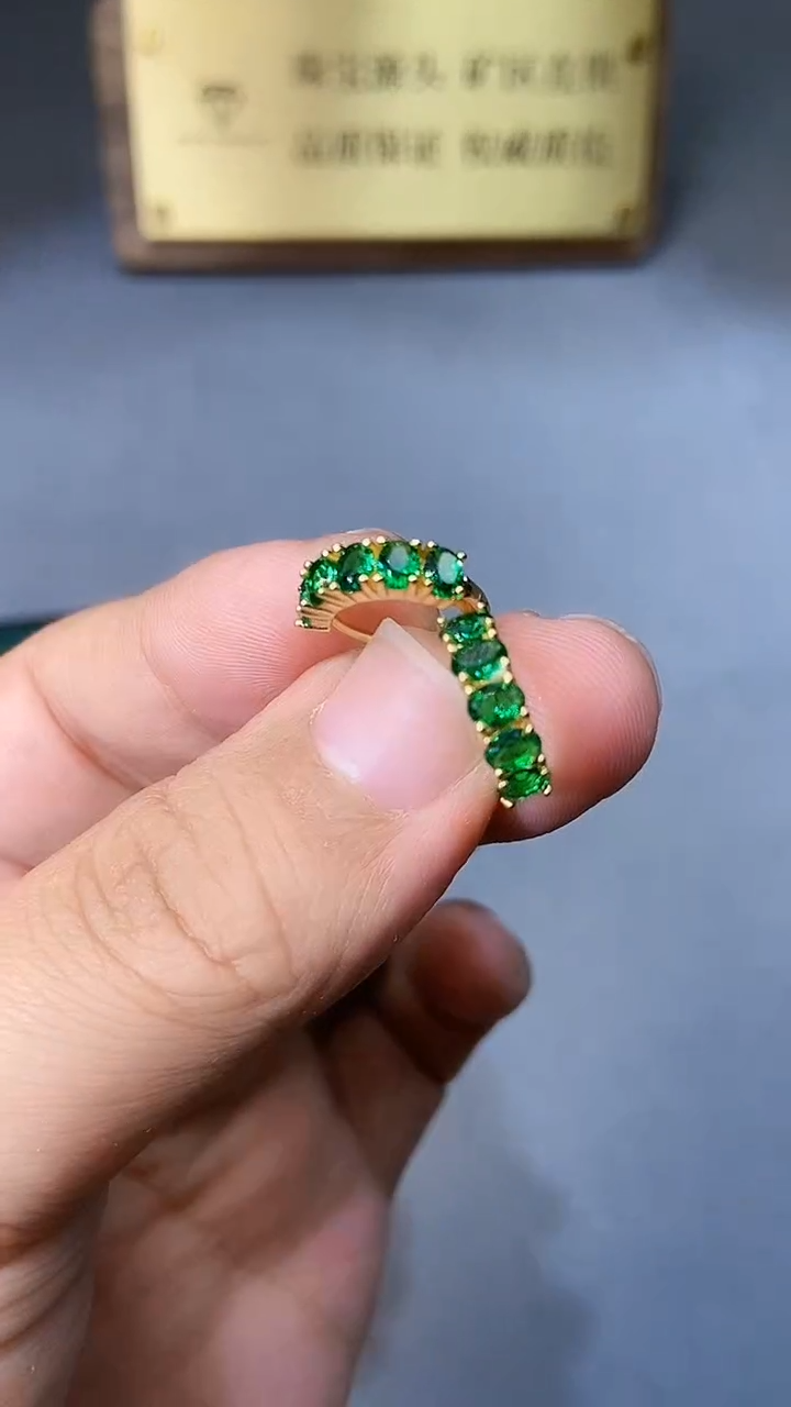 【闪购商品】祖母绿耳饰银S925镶嵌354