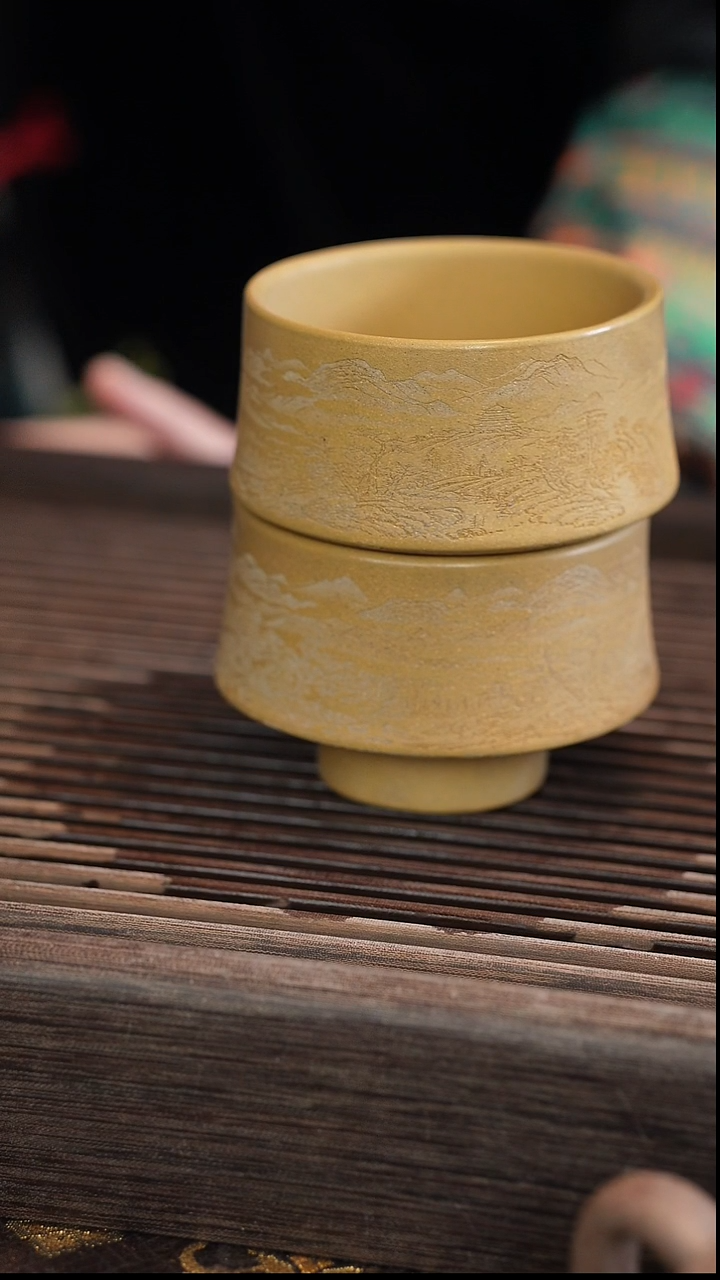 茶壶紫砂两个西山揽胜图杯子