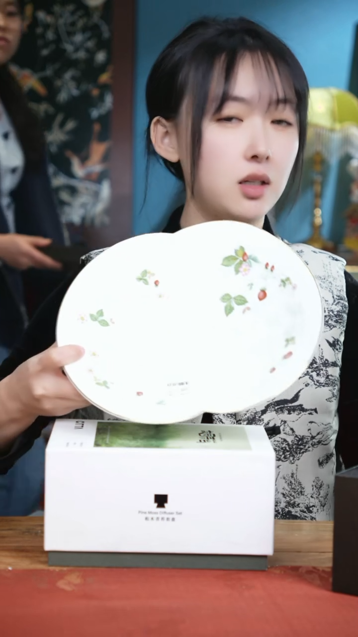 【闪购商品】瓷片豆包儿推荐饰品摆件