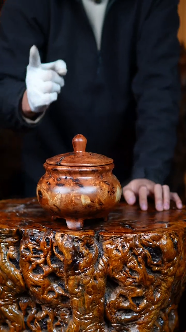 枣木百年雷击枣木三足香炉（带盖）