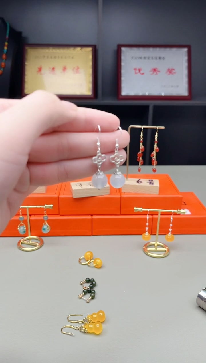 未镶嵌耳钉玛瑙/玉髓101