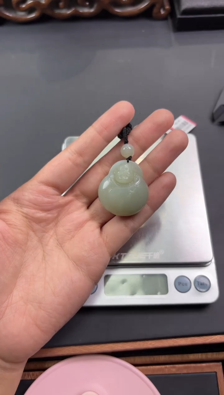 【闪购商品】和田玉吊坠(赠链)未镶嵌且末微色差近矿吊坠