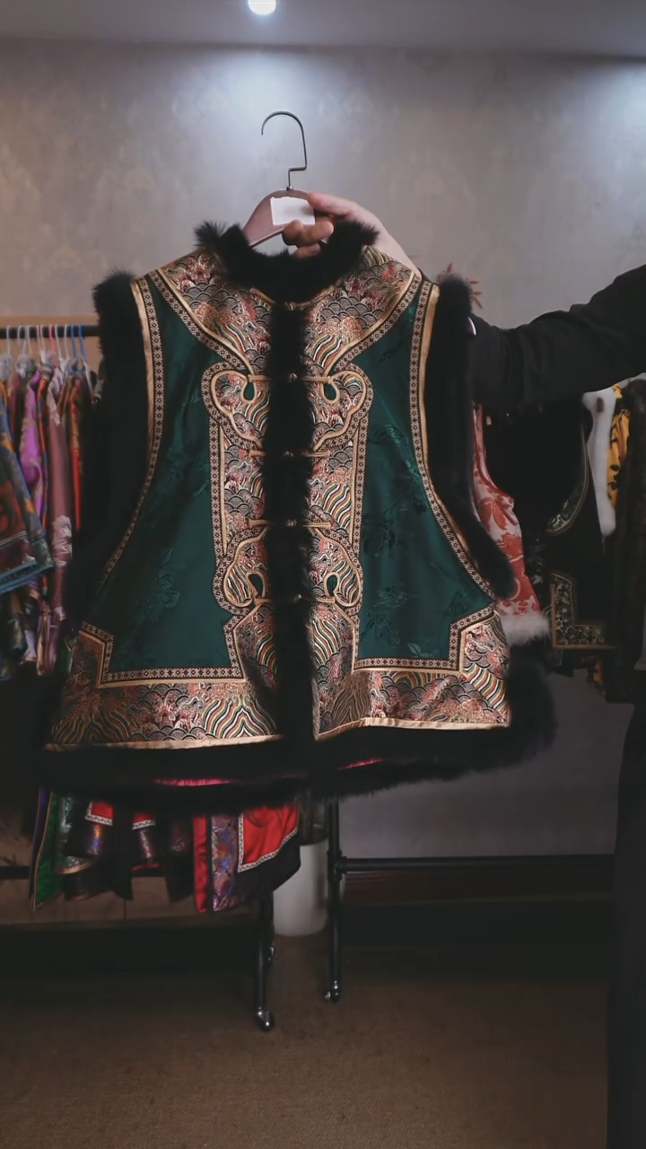 掌**珠对开如意棉马甲墨绿