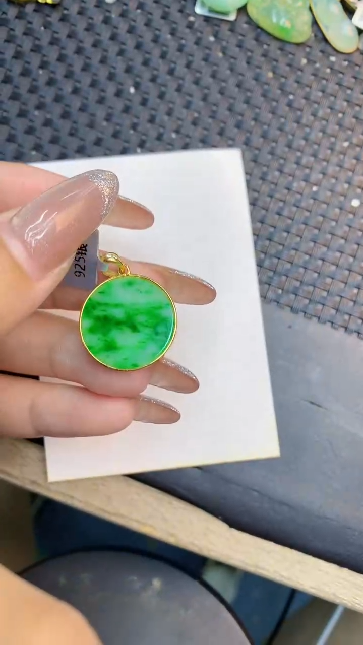 颈饰未镶嵌翡翠1