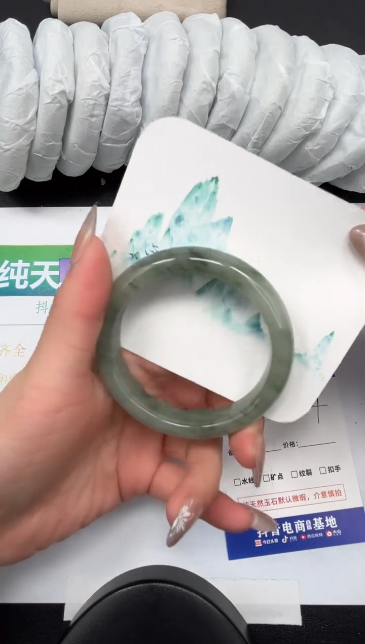 【闪购商品】石英质玉手镯未镶嵌24-56.9