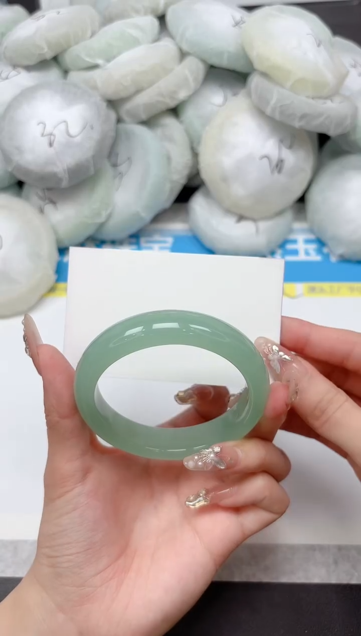 未镶嵌手镯石英质玉50-56.2