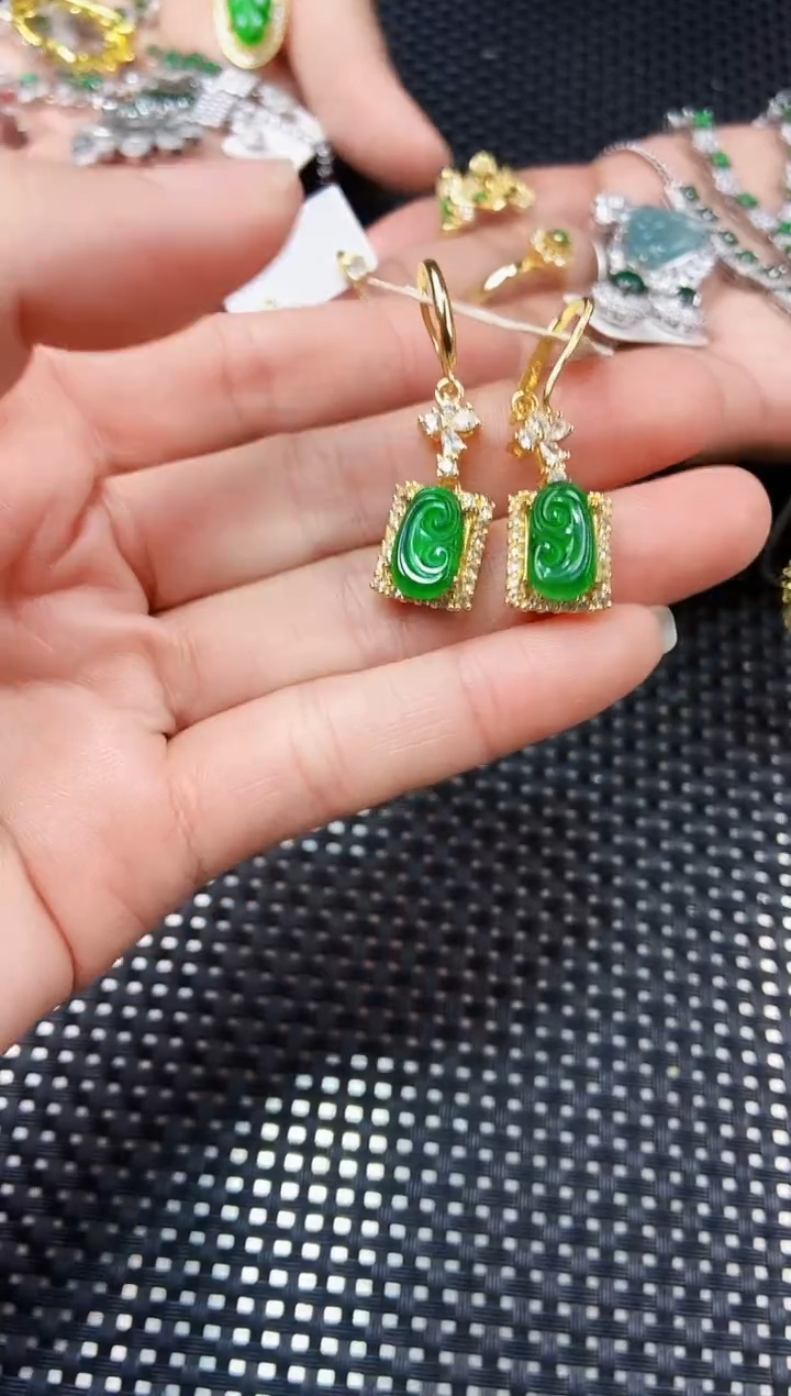 【闪购商品】翡翠耳饰未镶嵌11111111111