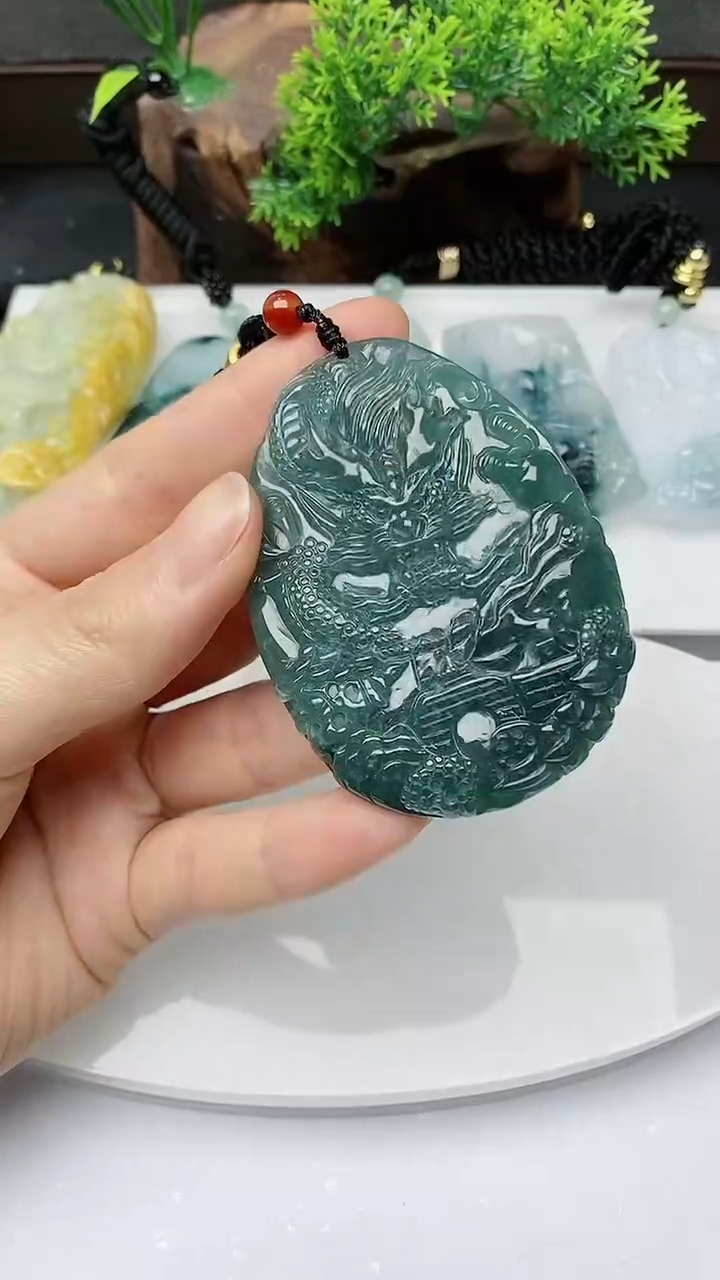 【闪购商品】翡翠颈饰未镶嵌        