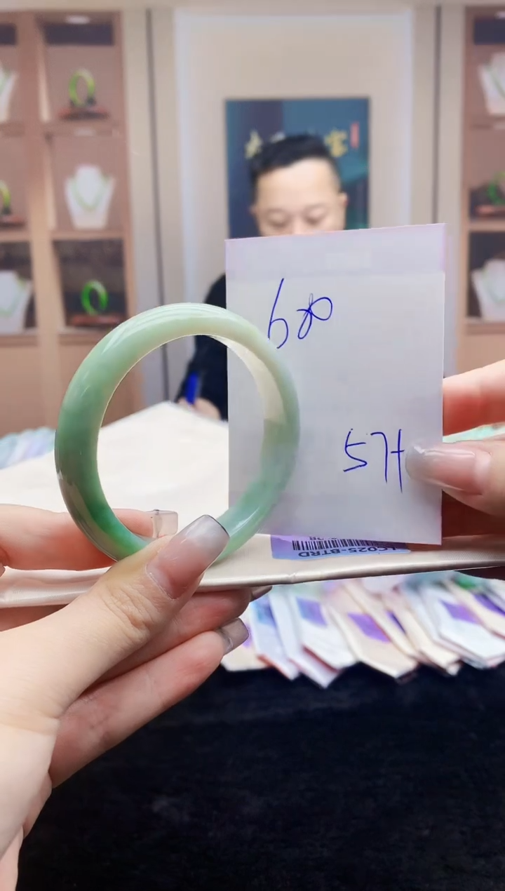 【闪购商品】翡翠手镯未镶嵌   H40-28