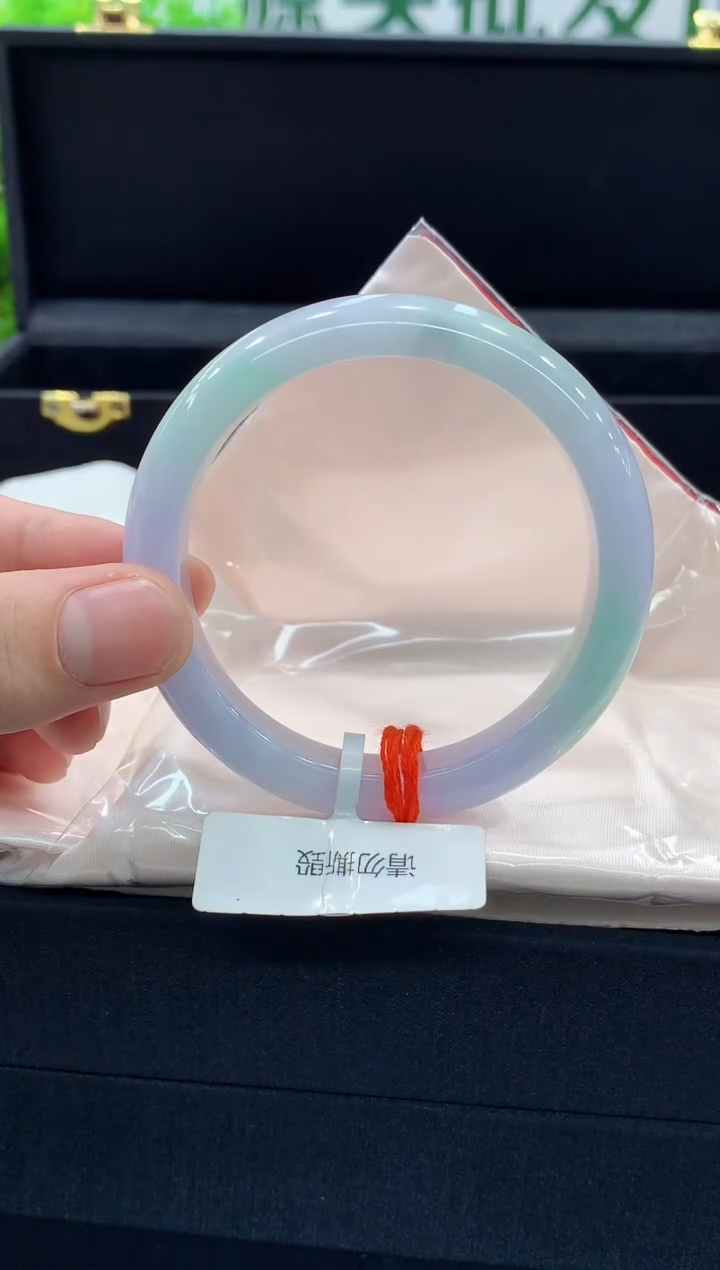 翡翠手镯未镶嵌手镯