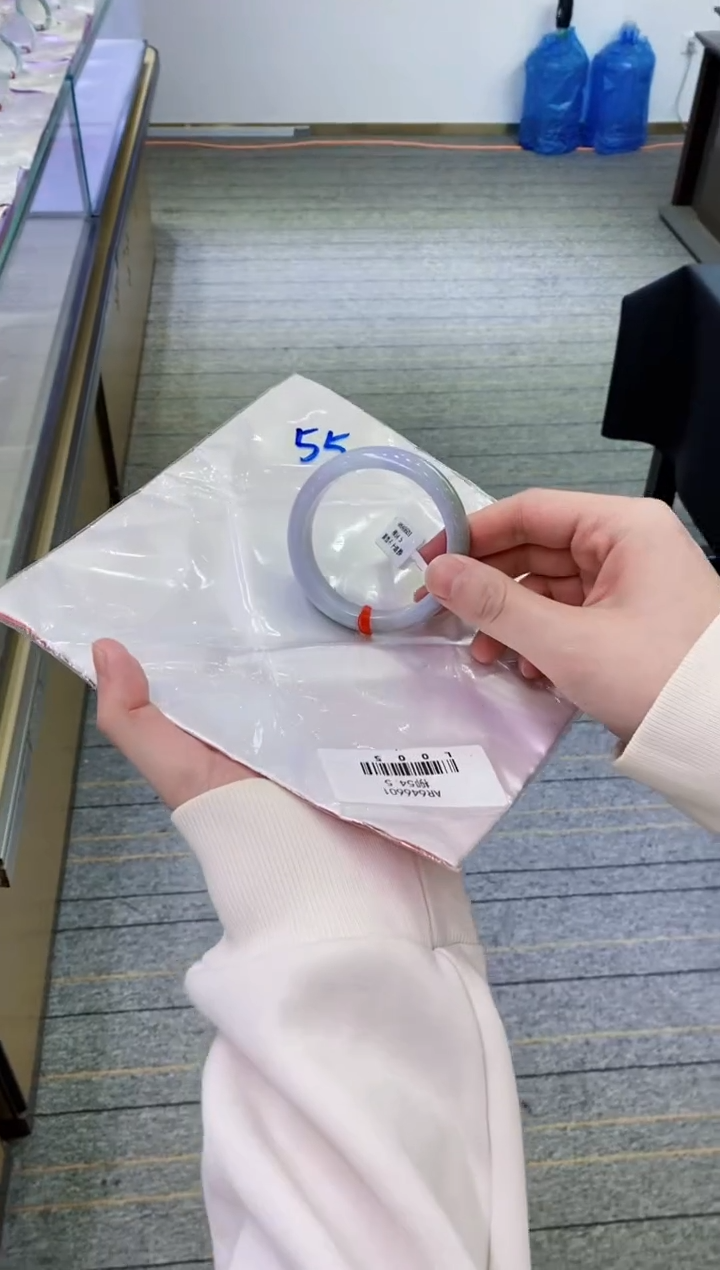 【闪购商品】翡翠手镯未镶嵌             