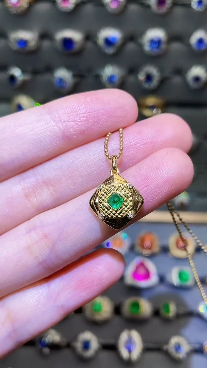 18K金镶嵌吊坠(不含链)祖母绿0.3ct