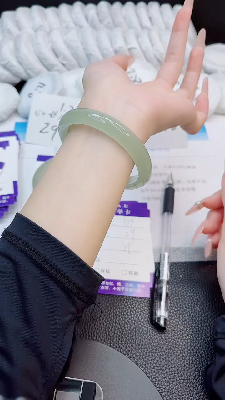 未镶嵌手镯石英质玉174-56