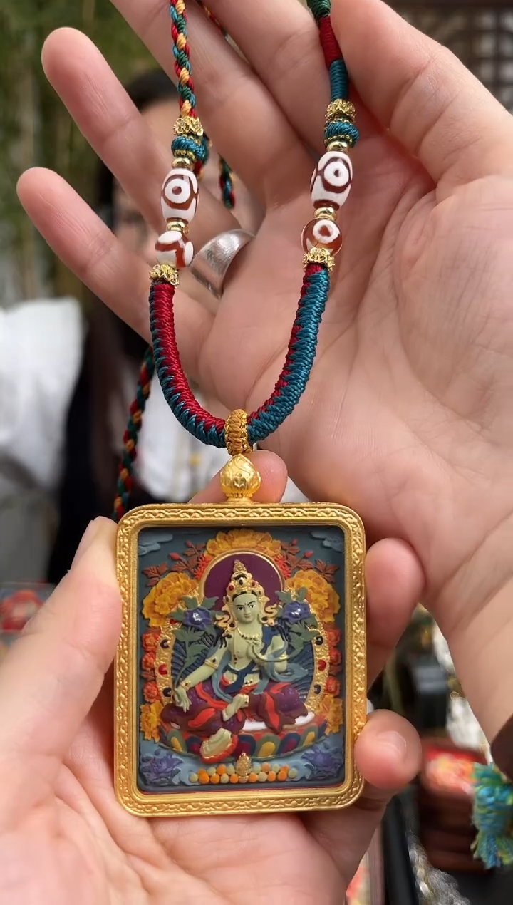 【闪购商品】吊坠逐风绿度母+天珠