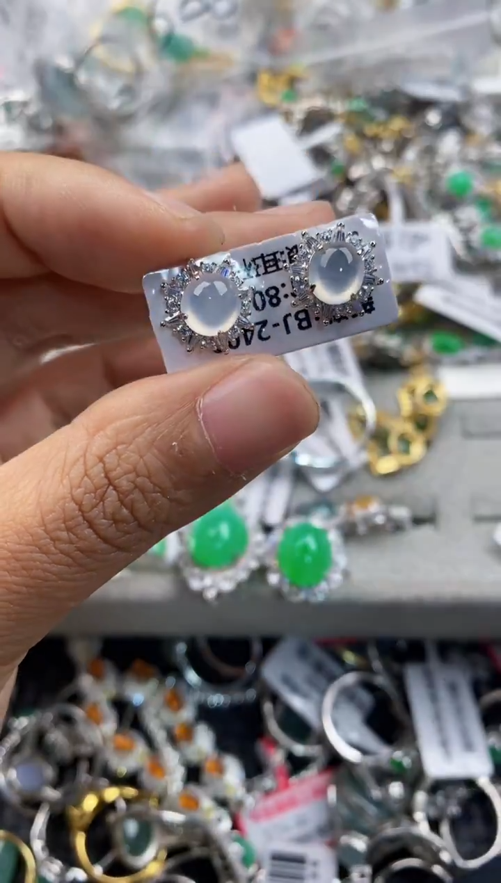 银S925镶嵌戒指翡翠小**子888     5