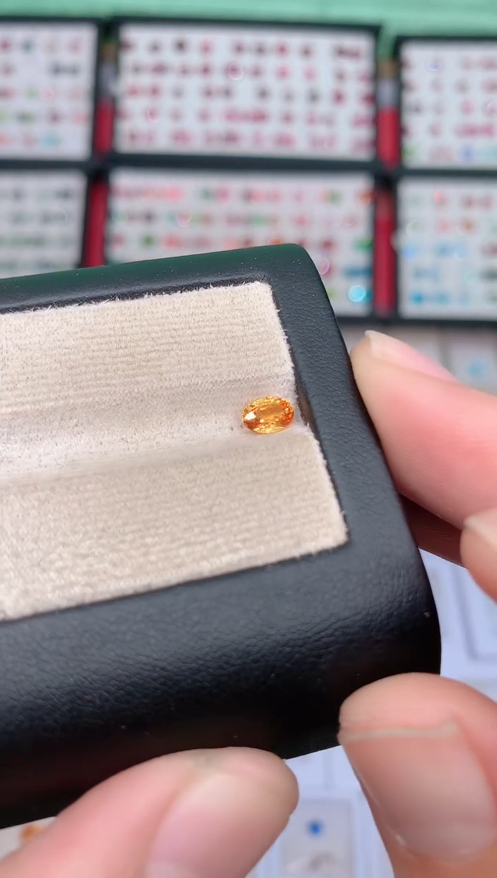 裸石蓝宝石0.7ct