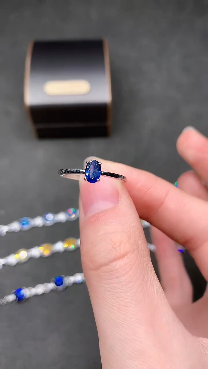 【闪购商品】蓝宝石戒指银S925镶嵌....