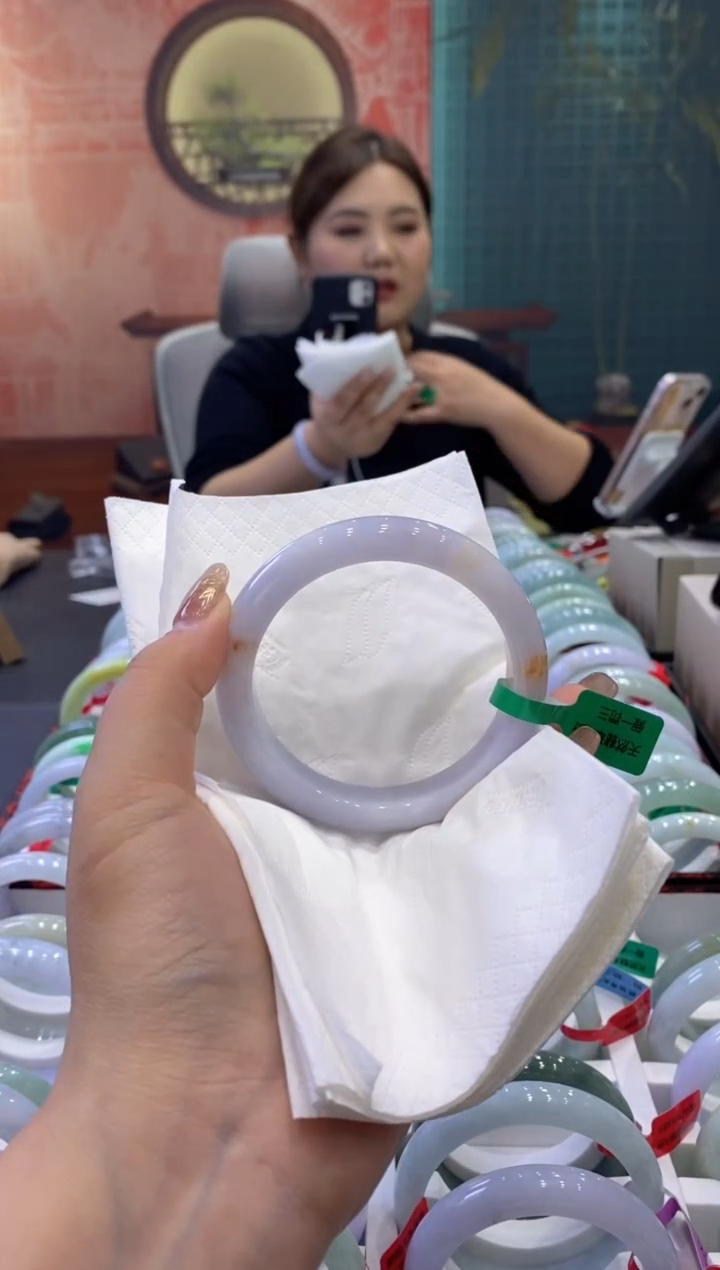 【闪购商品】翡翠手镯未镶嵌多人0011797