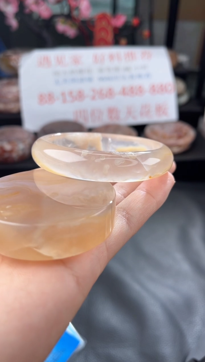 【闪购商品】石英质玉手镯未镶嵌53