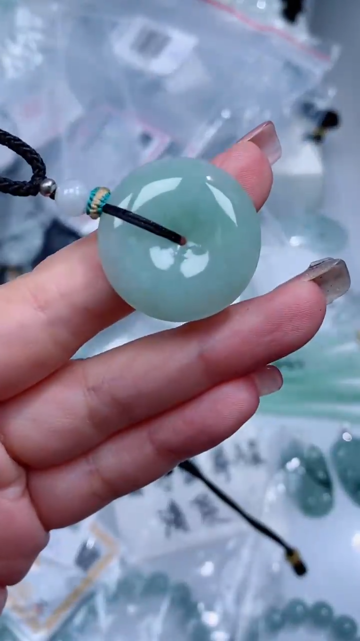 翡翠未镶嵌颈饰吊坠