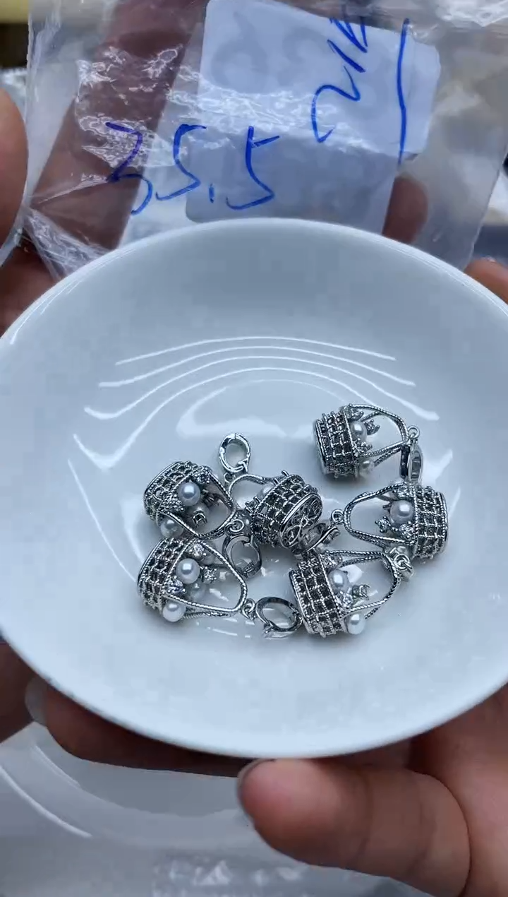 吊坠(不含链)未镶嵌淡水珍珠吊坠多样性发其一