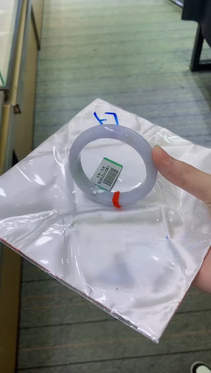 【闪购商品】翡翠手镯未镶嵌        