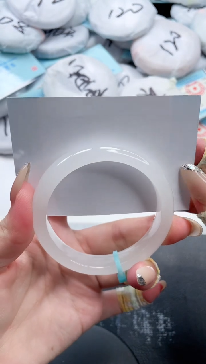 石英质玉手镯未镶嵌24V41-56