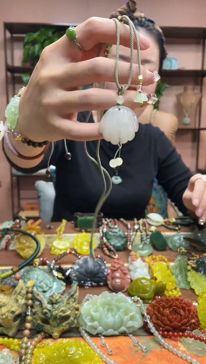 未镶嵌岫玉吊坠·