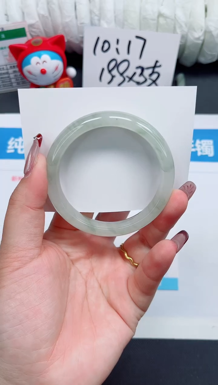 【闪购商品】石英质玉手镯未镶嵌67