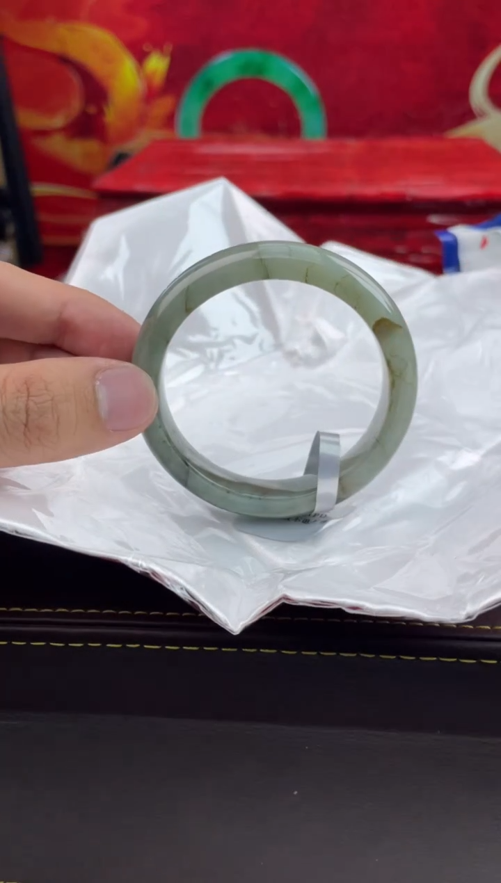 【闪购商品】翡翠手镯未镶嵌8翡翠手镯（微瑕）