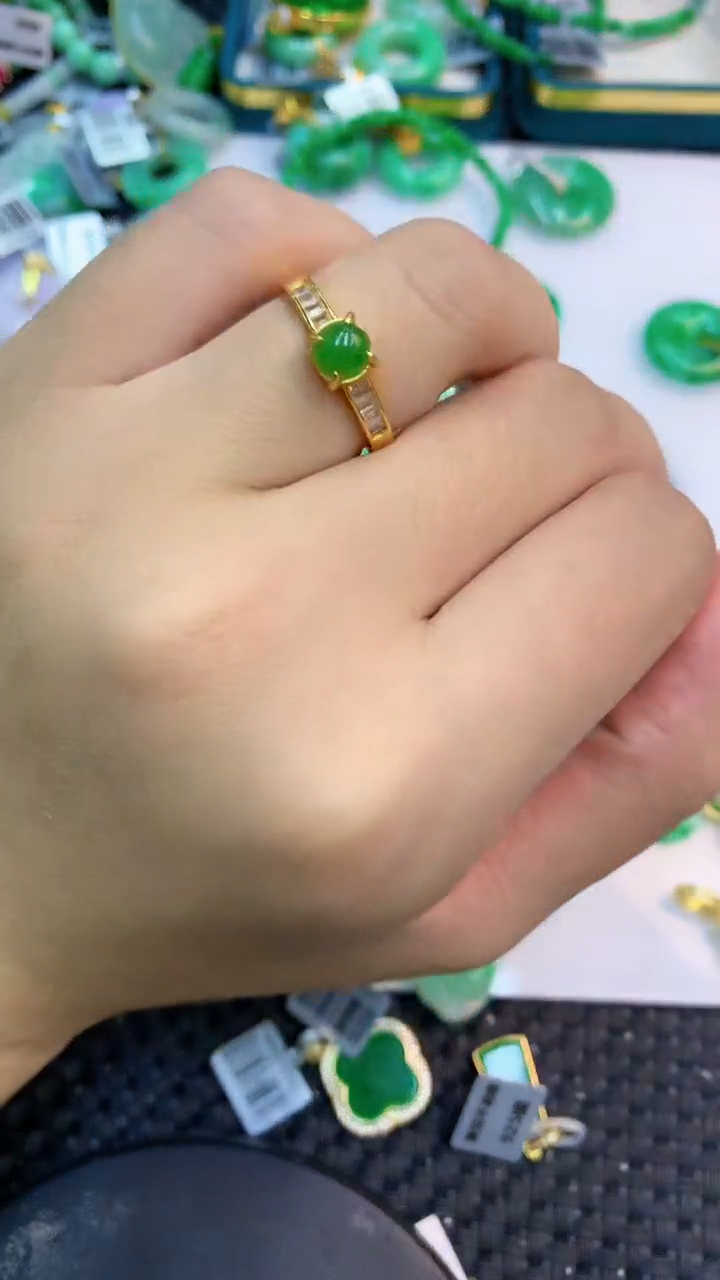 颈饰未镶嵌翡翠1