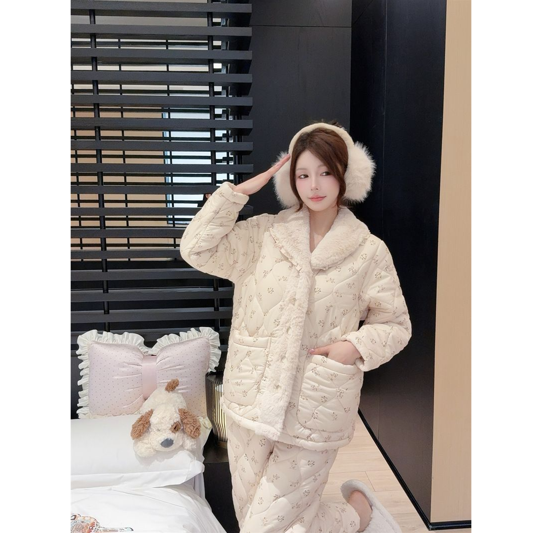 冬季小香风三层夹棉睡衣女款2026年珊瑚绒加绒加厚碎花套装家居服
