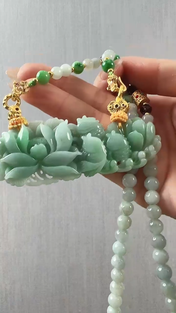 颈饰未镶嵌翡翠荷花鱼