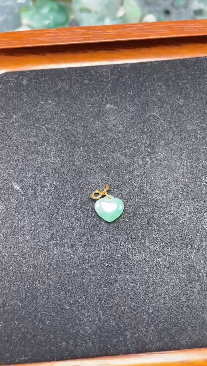 【闪购商品】翡翠颈饰18K金镶嵌心心