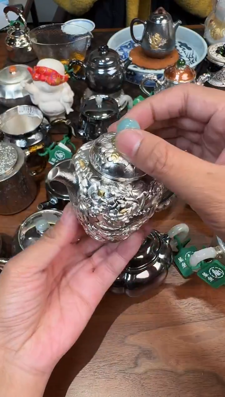 -万荷美人肩壶----