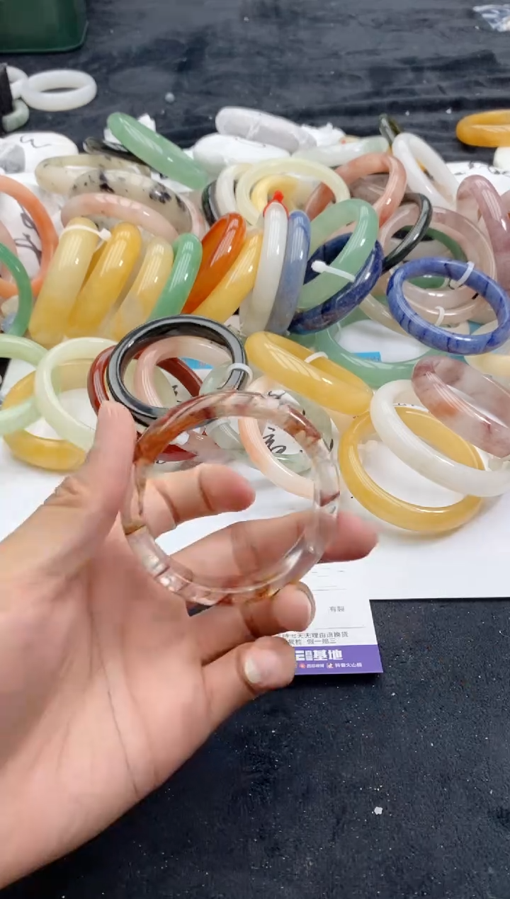 【闪购商品】石英质玉手镯未镶嵌43