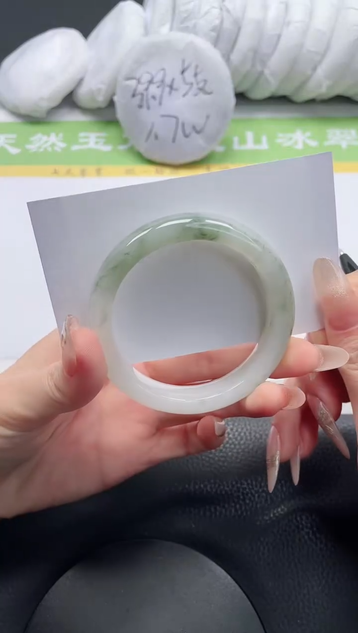 【闪购商品】石英质玉手镯未镶嵌A137-52+