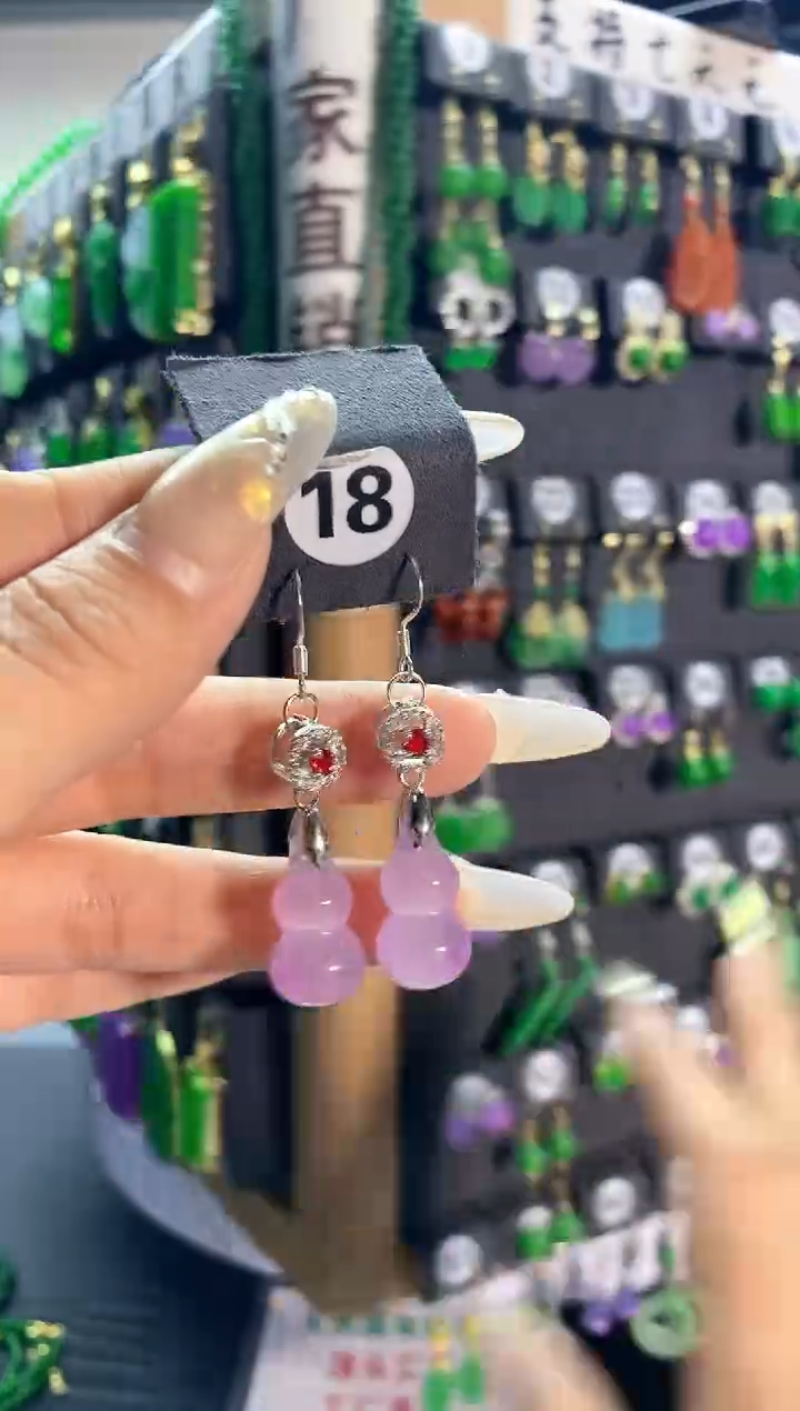 【闪购商品】翡翠耳饰银S925镶嵌18....