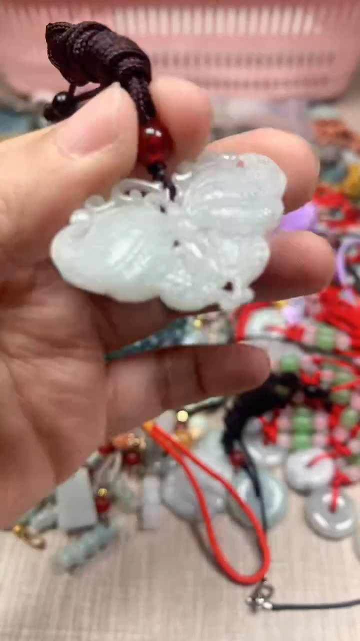 翡翠未镶嵌颈饰天然缅甸A货翡翠