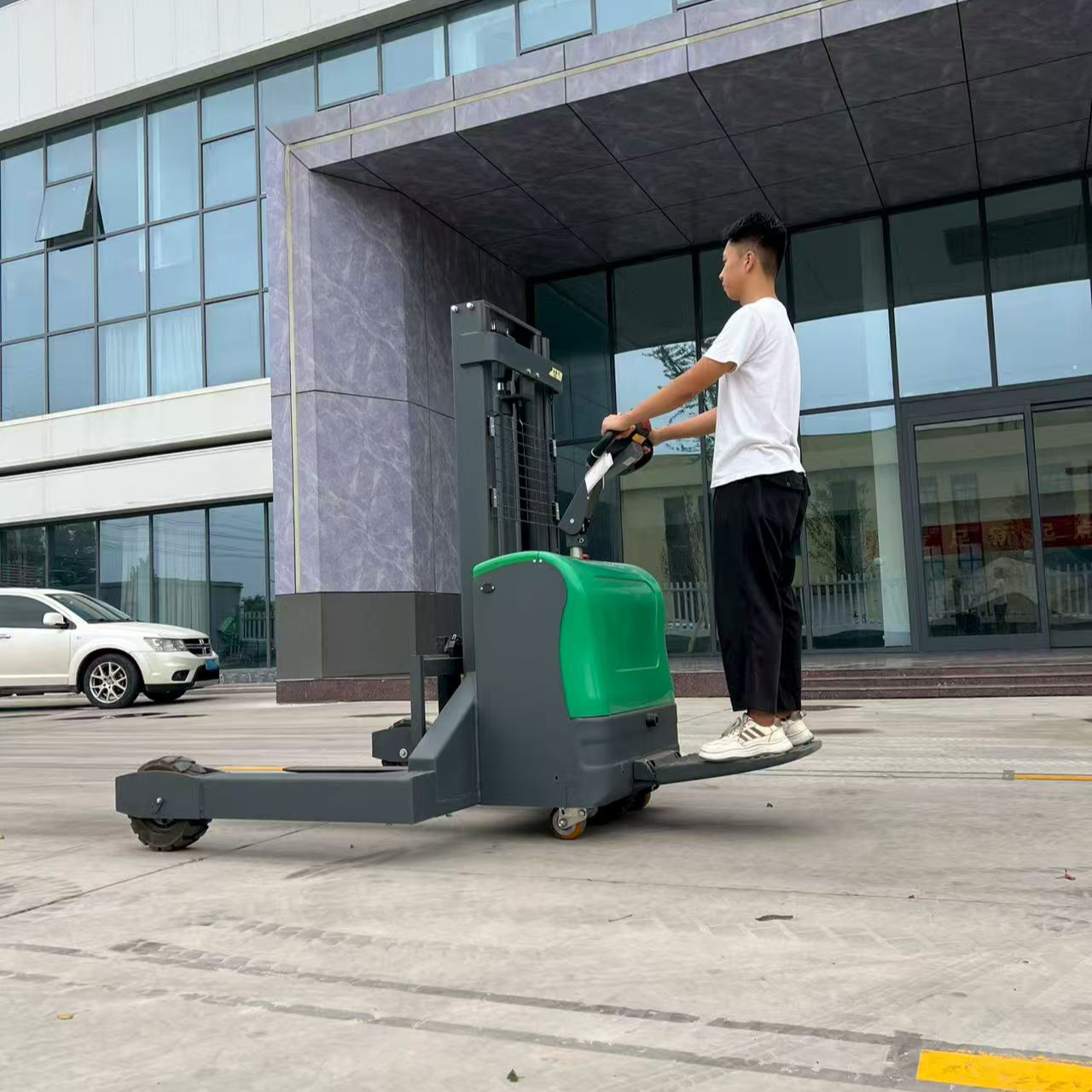 站架式电动叉车升高堆垛双起升液压叉适用于仓库工地叉砖