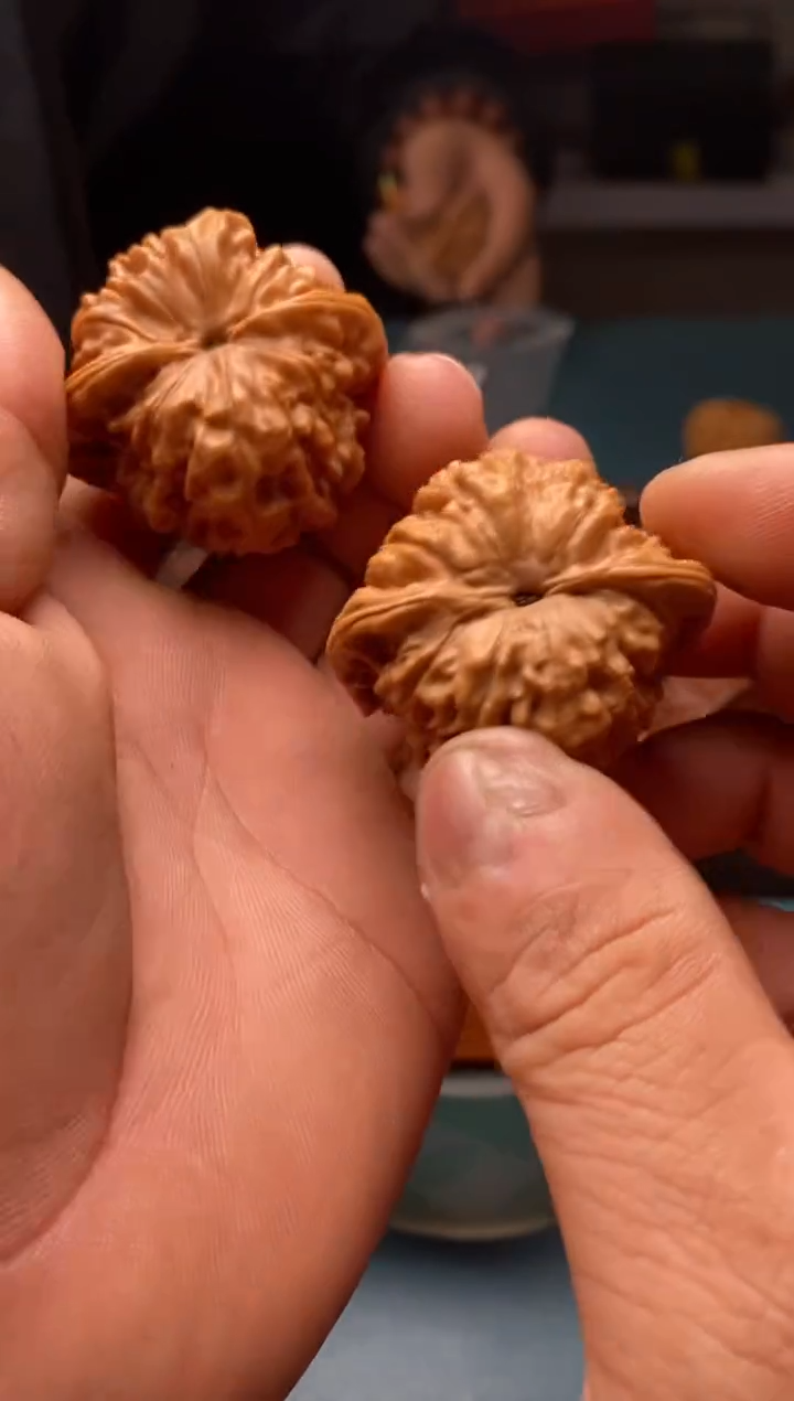 把件文玩核桃吃****芽麒麟纹a928