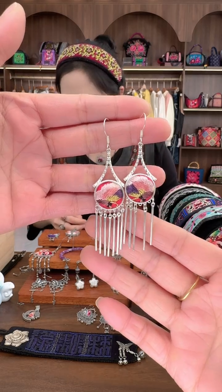 【闪购商品】织绣扶光苗绣传承36