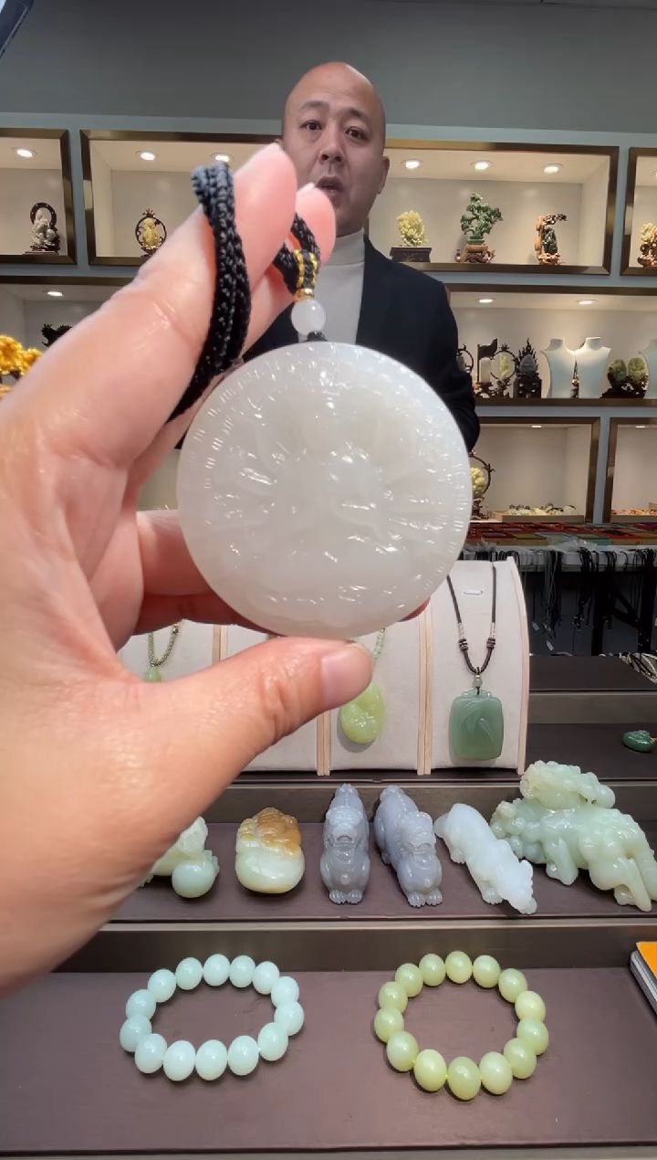 颈饰未镶嵌和田玉苏