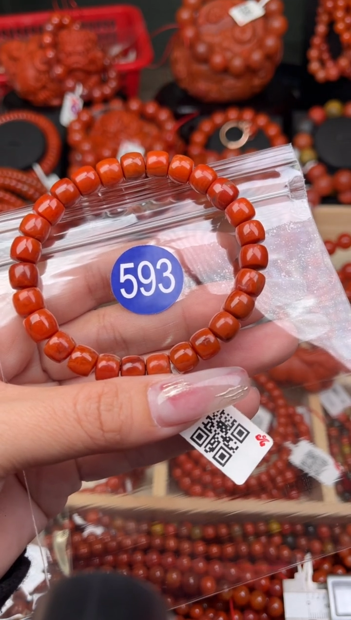 【闪购商品】南红玛瑙珠宝奇石未镶嵌593-8