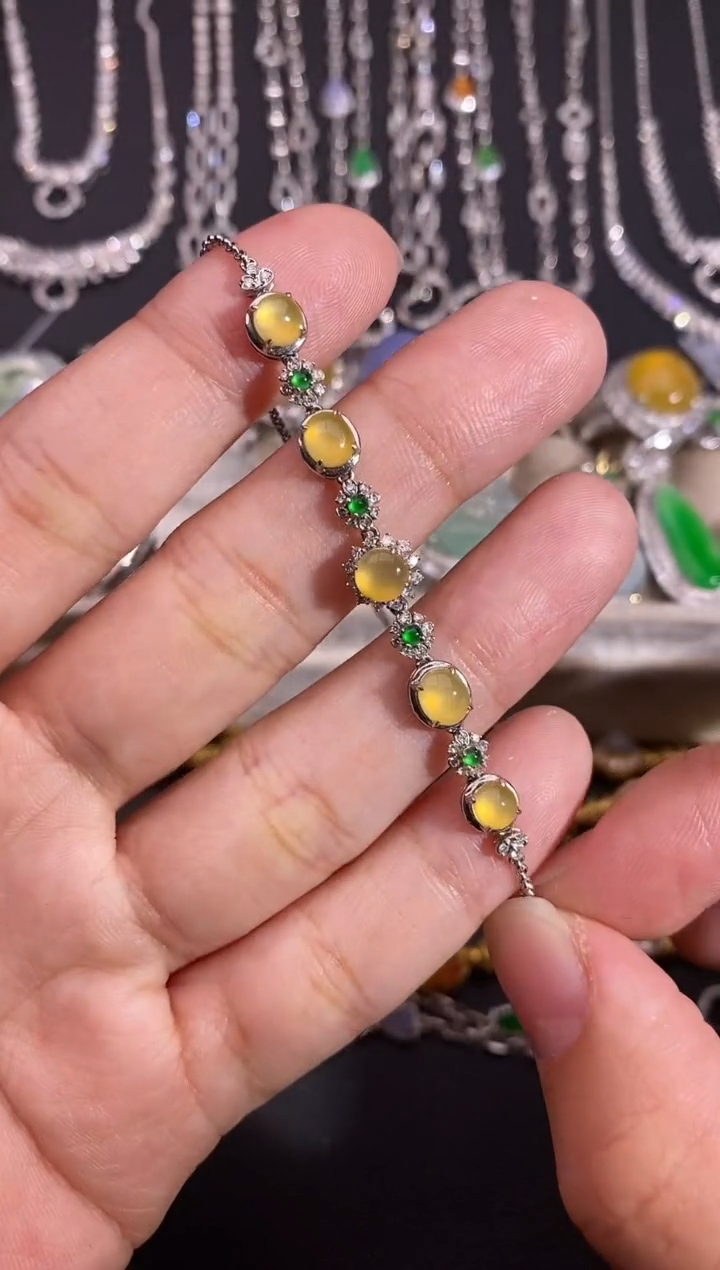 颈饰18K金镶嵌翡翠手链