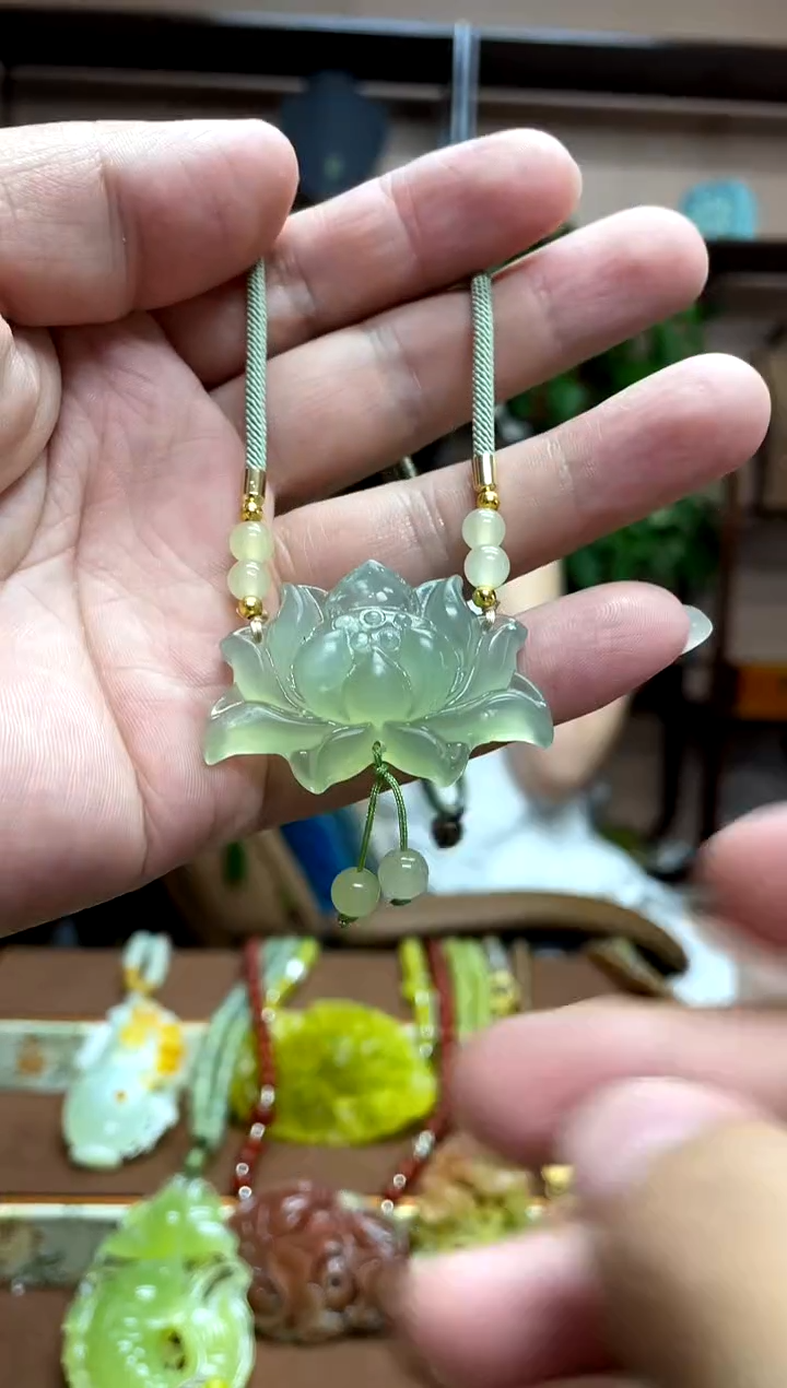 未镶嵌岫玉吊坠·1